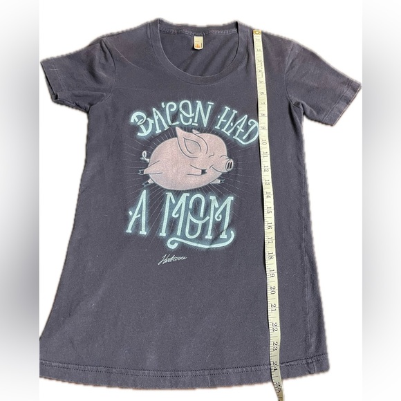 Woman’s blue Tshirt short sleeves size M pink pig Ba’con Had a Mom - Picture 3 of 7